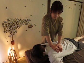 ほっとふらっと 長岡店の写真/【当店人気No,1メニュー◎】女性特有の首・肩こりや不眠を、フェムケア矯正×もみほぐしでとことん解消♪