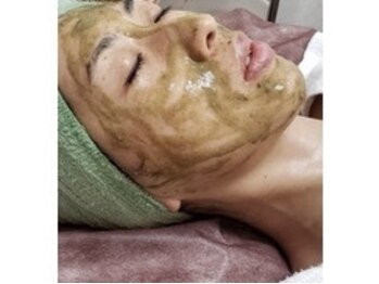 ミル ヴー(mille voeux)/◇皮むけしないハーブピーリング