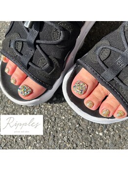 夏キラキラフットネイル