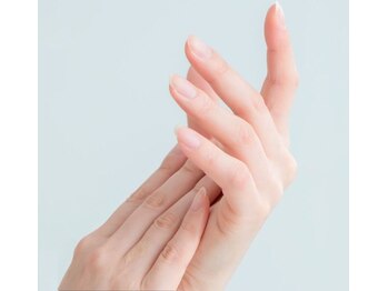 アンクローチェ(Ann Cloche)の写真/手肌のくすみ・乾燥などのお悩み解決★【ハンドケアスペシャルコース¥4400】指先が潤いネイルのモチもUP♪