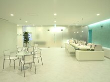 アクアスやいづ/解放感溢れる爽やかな雰囲気