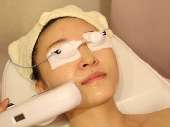 プロッソル こころ(PROSOL)の写真/“オーダーメイド光フェイシャル”で透明感とハリ艶を叶える美肌育成!定期的なお手入れで根本改善も!