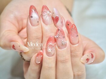 ハートキラキラビジューネイル