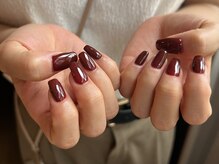 肌馴染みのいいカラー＆手元がくすんで見えないオリジナル色。