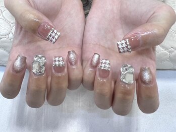 ルー(Lou)の写真/【カラー400色以上&パーツも随時入荷♪豊富にご用意◇】持ち込みデザインもOK♪可愛い爪先を作りましょう♪