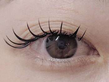 ミュール(myur)の写真/【持続力×ボリュームの最高峰★】バインドロックで存在感のあるお目元へ◎丁寧さが大人女性に高支持♪