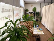 ケアスポット イーズ(care spot e's)の雰囲気(緑いっぱいのリラックスできる落ち着いた空間♪)