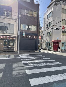 スリーアイ 梅田中崎町(THREE EYE)/信号まできましたら