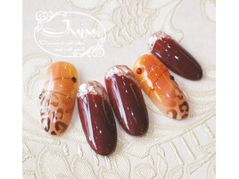 「レオパード・ボルドー」