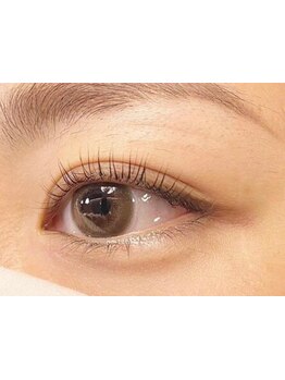 ナチュラル上品な目元にしたい