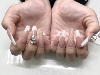 ルー(Lou)の写真/【持ち込みデザイン×美フォルム】*長さだし＆持ち込み¥9500*チップ1本～対応可能★深爪や亀裂の補強もOK！