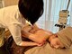 ヴエナカラテンジン(Buenacara Tenjin)の写真/首、肩甲骨、背中をオイルマッサージでしっかりほぐし、デコルテから背中にかけての凝りをスッキリ解消！