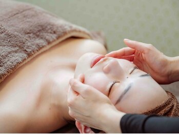 ナナ(NANA)の写真/≪私史上、最高に輝く「水光肌」へ！≫深海の恵みで満たす◇細胞レベルでぷるんと弾むつやつや立体フェイス