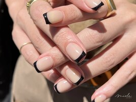 シンプル黒フレンチネイル