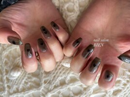 Heart nail