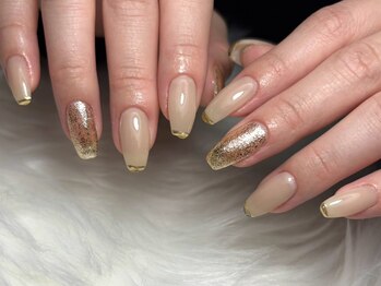 ベージュ×ゴールド