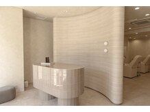 まつ毛・眉毛専門店 SUWAN 板屋町店【7/31 NEW OPEN（予定）】の雰囲気（ベージュを基調とした落ち着く店内で特別な時間に）