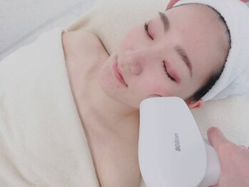 プリュネル(Prunelle)の写真/【美肌顔脱毛を安心の都度払いで♪】最新機器を使用し表皮の奥にアプローチ◎腕や部分ごとのパーツ脱毛も◎