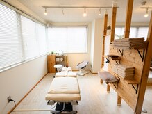 ホーム カイロプラクティック 平塚整体院/施術ベッド☆電動バウンサーあり