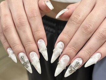 Elle nail salon 神戸三宮【長さだし/フィルイン/マグネット/持ち込み】の写真/21時まで営業♪フィルイン無料！《完全個室》の贅沢空間で《持ち込みアート&付け放題》6700円～◎