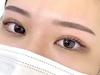 ルミシアトウキョウ 恵比寿本店(LUMICIA TOKYO)の写真/今っぽ顔は、ナチュラルな"抜け感"がポイント。韓国メイクにも相性抜群◎パリジェンヌorまつげパーマ¥5500