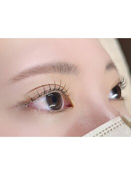 ナチュラル上品な目元にしたい