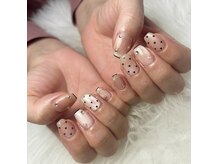 シンプル系、韓国ネイルが得意です♪