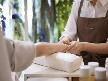パラスパガーデン 福岡(para spa GARDEN)の写真/【リラックス×トータルハンドケア】美爪形成から肘の角質ケアまで！ネイルができない・爪手荒れで悩む方も