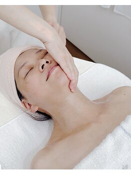 ポーラ アリス(POLA ALICE)/スッキリ小顔に導きます