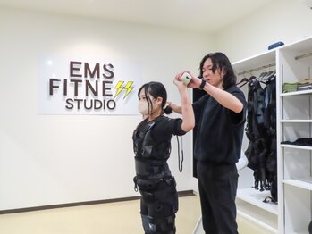 アールイーエム(R.E.M)の写真/【痩せる！】を叶える「たった20分」のEMSトレーニング！効果を高める超時短トレーニングで理想のカラダを!