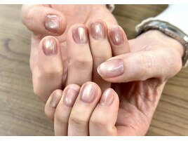 新人ネイリストマグネットネイル