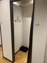 ドープ 横浜店/1.個室更衣室でお着替え