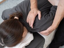 とも整体院/【肩甲骨もしっかり伸ばします】