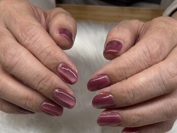 ビジュー(Bijou)の写真/シンプルだけど華やか☆ちゅるん・うる艶カラーでキラキラ輝く指先へ♪OLの方にオススメ◎