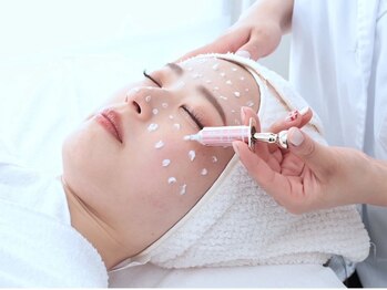 カルム(CALME)の写真/◇話題の最新肌質改善◇350万本のスピキュールで自分史上最高の素肌へ。年齢によるお悩みなどもお任せ。