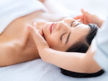 本格痩身&小顔サロンBUPURA糸満店【ブプラ】の写真/【徹底肌管理コース♪小顔矯正+毛穴洗浄+高濃度ビタミンC導入¥9,800】土台から引き締め、上向き美肌へ!