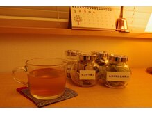 施術後のお茶は季節に合わせ4種類用意しております。