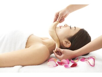 キオラスパ(KIOLA SPA)/小顔リフトフェイシャル