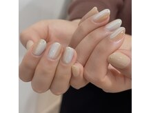 プラッシュ(PLUSH)の雰囲気（ファッションやライフスタイルに合わせた指先）