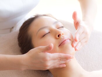 メディカルエステサロン ローズ/施術シーン3