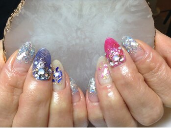 ラウト デコレーションアンドネイルサロン(Lauto Decoration&Nail Salon)/キラキラネイル