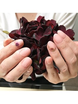 ヒトミネイルズ(Hitomi Nails)/
