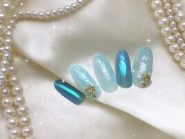 涼しげブルーネイル