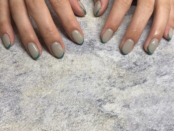 モレリア(morelia)/バイカラー フレンチネイル