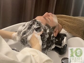 テンフレッシュ 練馬店(10FRESH)の写真/男性に大人気☆クレンジングシャンプーで皮脂や毛穴もすっきり!眼精疲労に◎頭健炭酸ヘッドスパ!