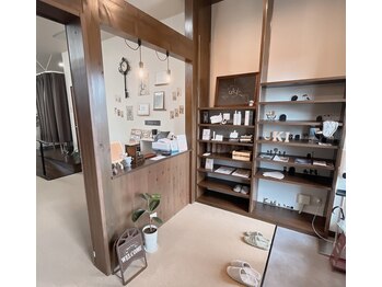 ヘアルーム ウキ/