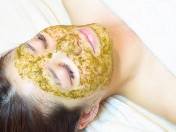 サロン ドゥ メビウス 春日店(salon de mebius)の写真/毛穴が気になる方に◎ハーブピーリング/ララピールで毛穴をキュッと引き締め♪ニキビや肌荒れ悩みにも