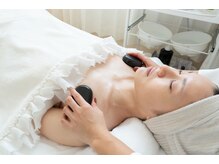 ラメールブルー(La Mer Bleue)/ホットストーンマッサージの様子