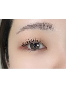 ナチュラル上品な目元にしたい