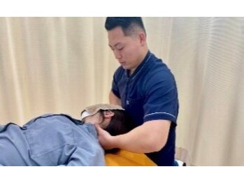 稲毛長沼ひまわり整骨院の写真/【スマホ首急増中!】頭が重い、頭痛、デスクワークやスマホをよく見る方必見!当院は原因から改善します♪